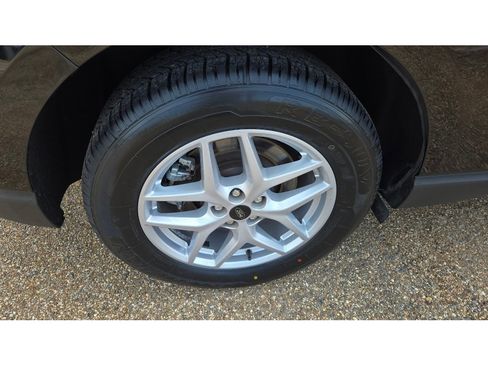 Used 2024 Ford Edge SEL AWD/4WD image 11