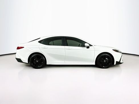 Used 2026 Toyota Camry SE FWD image 10