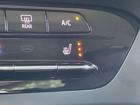 Used 2023 Buick Envision Preferred image 26