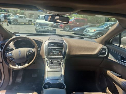 Used 2018 Lincoln MKX Reserve w/ Lincoln MKX Climate Package AWD/4WD image 6