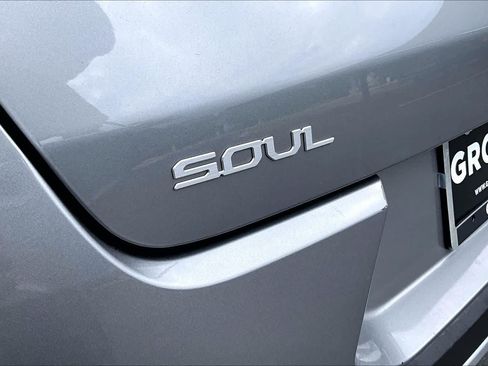 Used 2024 Kia Soul LX w/ Option Group 015 FWD image 10