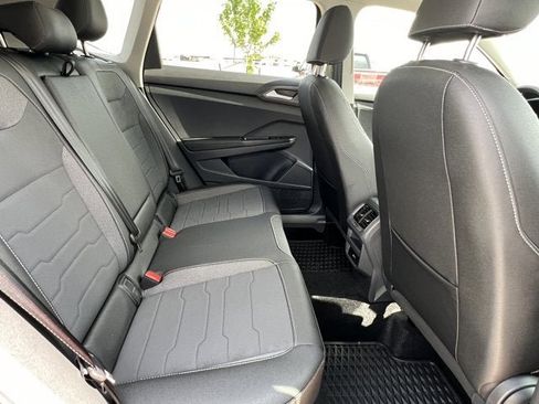 New 2025 Volkswagen Taos SE image 35