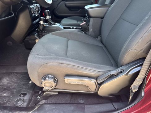 Used 2021 Jeep Gladiator Sport AWD/4WD image 16
