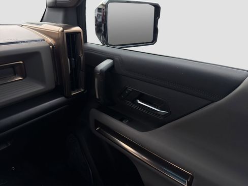 Certified 2024 GMC Hummer EV 3X AWD/4WD image 13