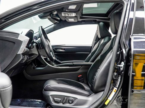 Used 2021 Toyota Avalon XSE image 36