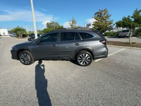 Used 2025 Subaru Outback Limited AWD/4WD image 5