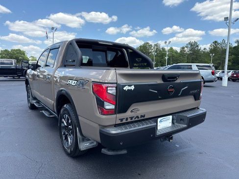Used 2021 Nissan Titan PRO-4X w/ Pro-4x Convenience Package AWD/4WD image 5