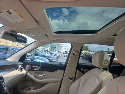 Used 2019 Mercedes-Benz GLC 300 4MATIC image 21