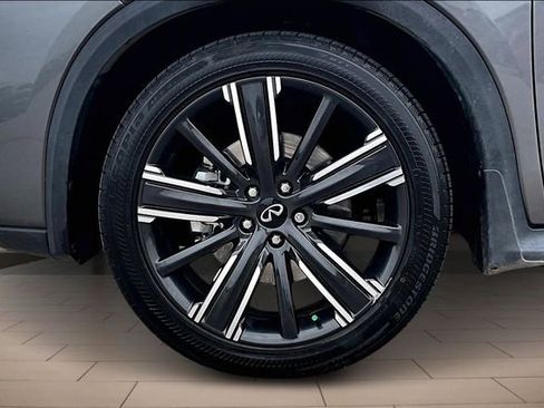 Used 2021 INFINITI QX50 Luxe w/ Appearance Package image 9