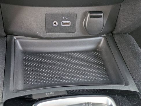 Used 2019 Nissan Rogue S image 24