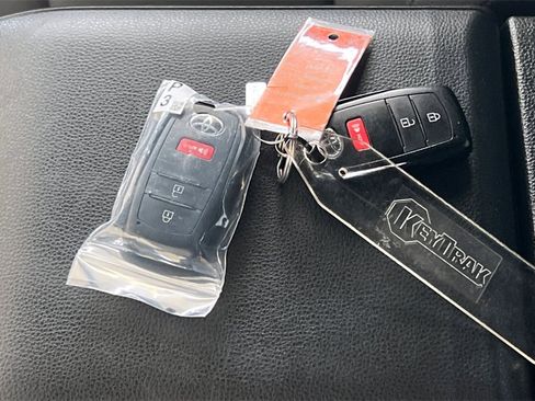 Certified 2025 Toyota Tacoma SR5 image 12