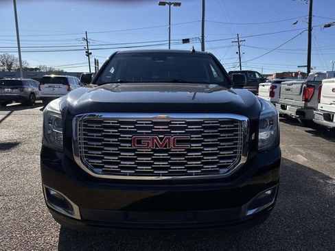 Used 2020 GMC Yukon XL Denali image 2