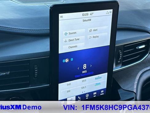 Certified 2023 Ford Explorer Platinum w/ Technology Package image 30