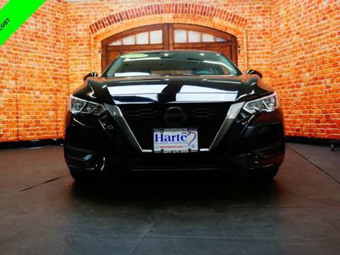 Certified 2022 Nissan Sentra SV FWD image 2
