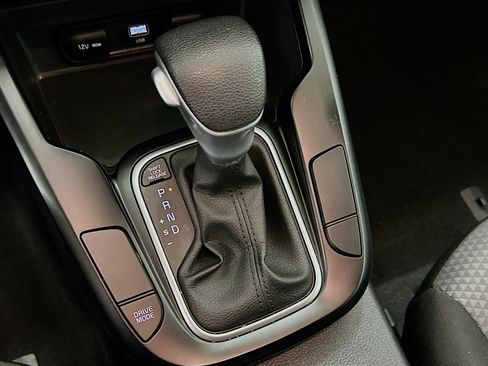 Used 2025 Kia Soul LX w/ LX Technology Package FWD image 24