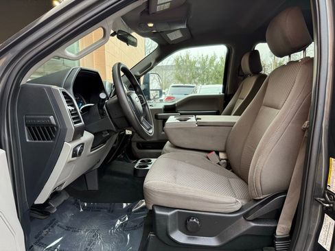 Used 2019 Ford F250 XLT AWD/4WD image 9