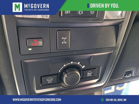 Used 2023 Toyota Tacoma TRD Off-Road w/ Technology Package AWD/4WD image 26