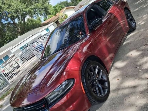 Used 2019 Dodge Charger SXT w/ Blacktop Package RWD image 2