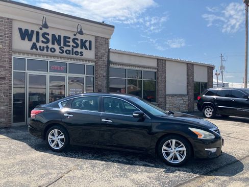 Used 2014 Nissan Altima 2.5 SL w/ Moonroof Package FWD image 2
