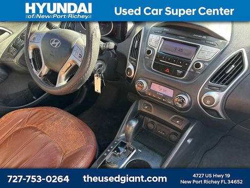 Used 2011 Hyundai Tucson Limited image 7