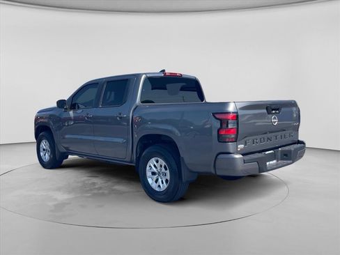 Used 2024 Nissan Frontier SV AWD/4WD image 5
