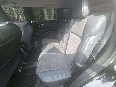 Used 2023 Mitsubishi Outlander SE AWD/4WD image 5