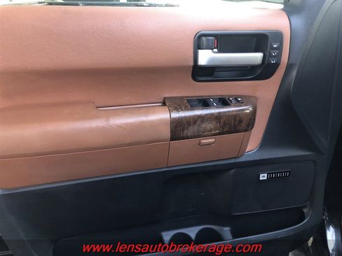 Used 2010 Toyota Sequoia Platinum RWD image 9