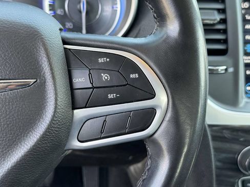 Used 2022 Chrysler 300 Touring w/ Sport Appearance Package RWD image 22