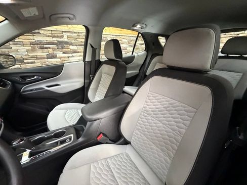 Used 2018 Chevrolet Equinox LS AWD/4WD image 29