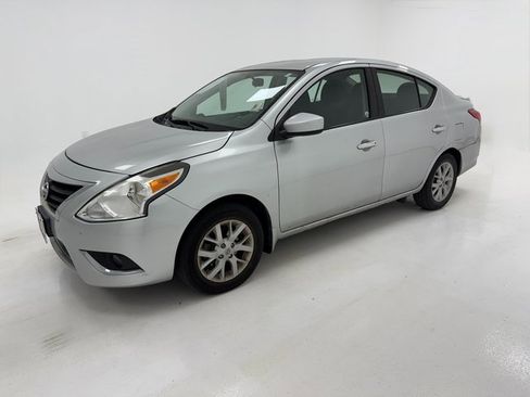 Used 2017 Nissan Versa SV w/ SV Special Edition Package image 5