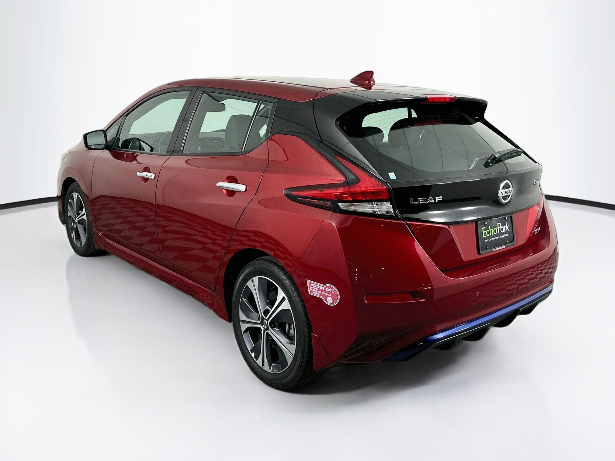 Used 2021 Nissan Leaf SV w/ SV Technology Package FWD image 5