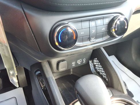 Used 2023 Chevrolet TrailBlazer LS AWD/4WD image 17