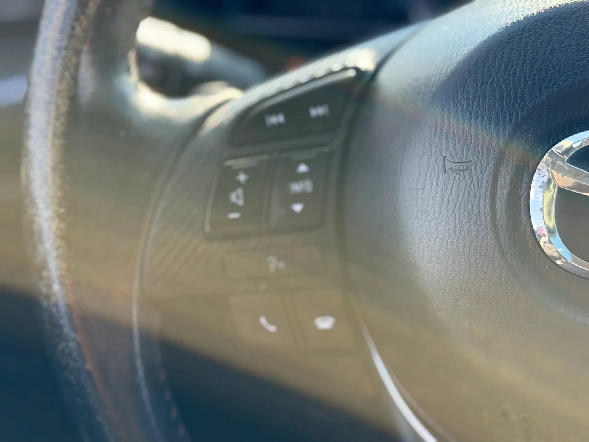 Used 2015 MAZDA MAZDA3 s Touring FWD image 31