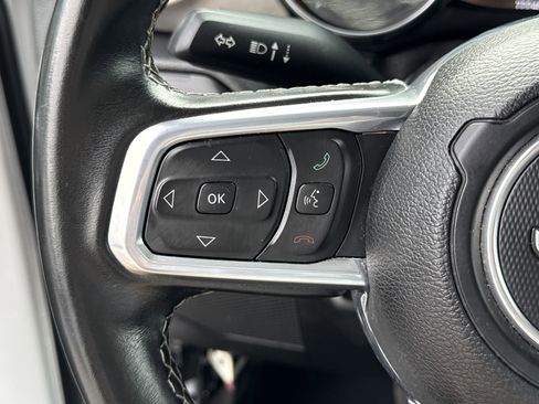 Used 2021 Jeep Gladiator Overland image 27