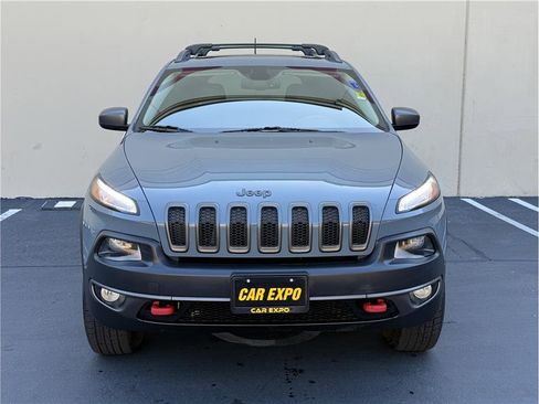 Used 2015 Jeep Cherokee Trailhawk w/ Comfort/Convenience Group AWD/4WD image 2