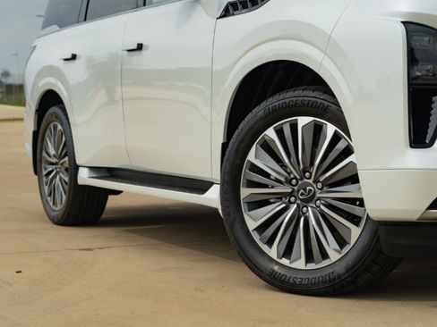 New 2026 INFINITI QX80 Luxe w/ Cargo Package RWD image 2