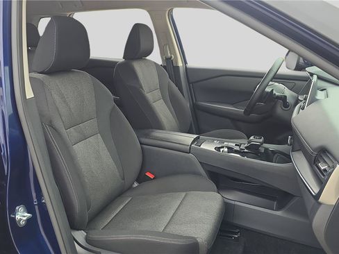 Used 2025 Nissan Rogue SV FWD image 14