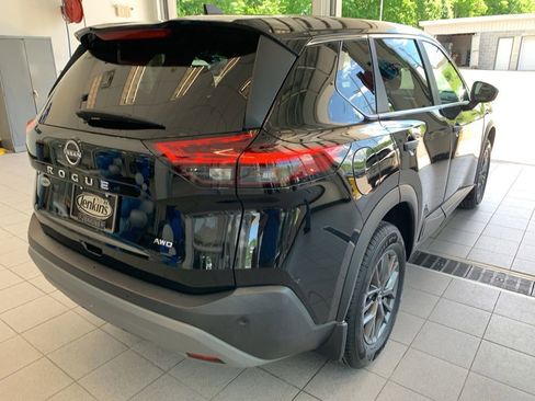 Used 2023 Nissan Rogue S AWD/4WD image 10