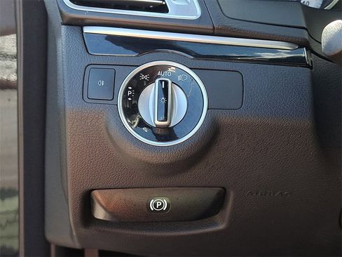 Used 2016 Mercedes-Benz E 400 4MATIC Coupe image 21