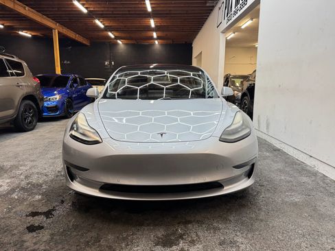 Used 2018 Tesla Model 3 Long Range image 3