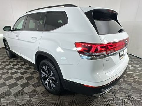 Used 2024 Volkswagen Atlas SE AWD/4WD image 5