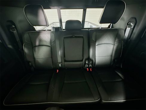 New 2026 RAM 3500 Limited w/ Towing Technology Group image 10