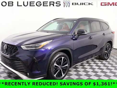 Used 2021 Toyota Highlander XSE AWD/4WD image 3