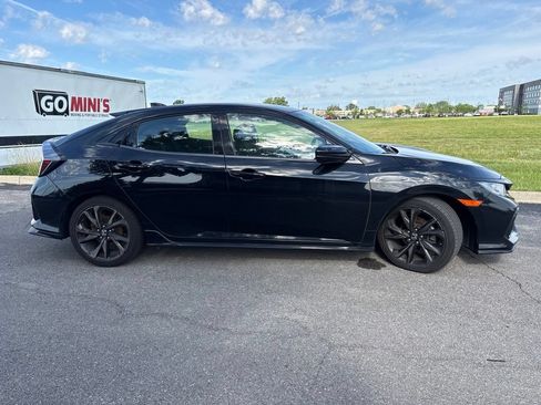 Used 2017 Honda Civic Sport image 12