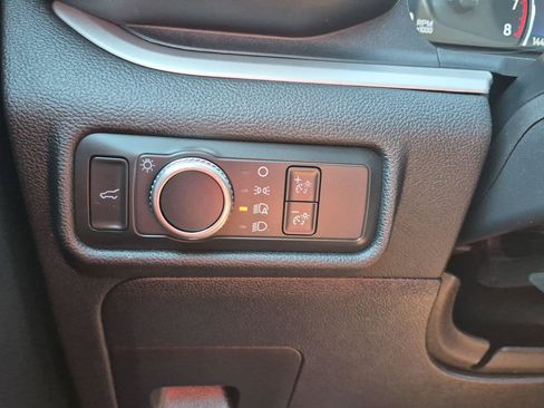 Used 2021 Ford Explorer XLT RWD image 15