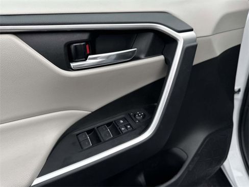 Used 2024 Toyota RAV4 XLE image 16