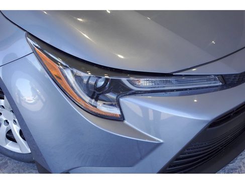 Used 2024 Toyota Corolla LE FWD image 2