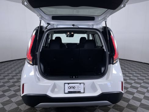 Used 2024 Kia Soul LX image 23