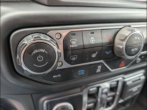 Used 2023 Jeep Wrangler Unlimited Sahara w/ Cold Weather Group AWD/4WD image 16