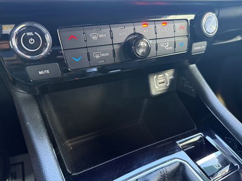 Used 2023 Jeep Compass High Altitude image 27